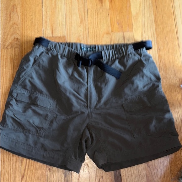Royal Robbins, Women's Army Green Cargo Shorts w/ black Belt, size Large, USED - Picture 1 of 12